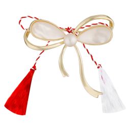Martisor baza brosa cupru placat auriu funda sidef alb cabosoane perle de cultura alb 6 mm