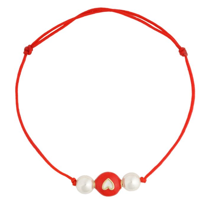 Martisor bratara scoica alb perlat sfere 6 mm distantier cupru placat auriu oval bombat email alb si rosu inima 8x9 mm